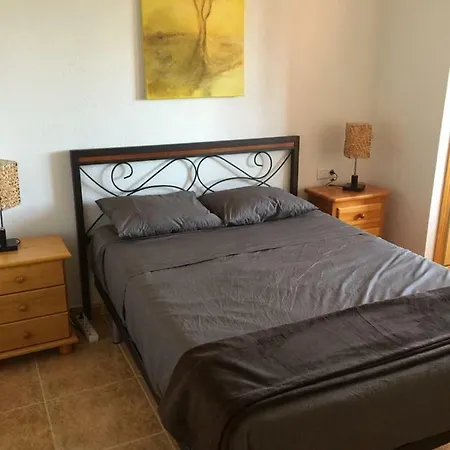 Apartamento Con Piscina En *